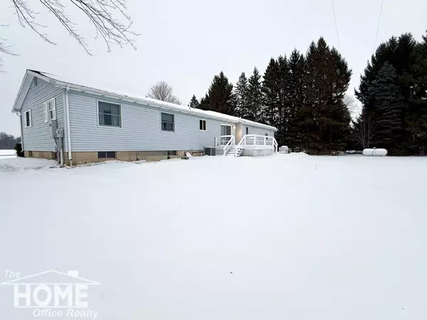 2401 W Beard Road, Perry, MI 48872