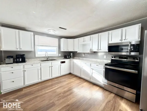 2032 Howard Point Drive, Nashville, MI 49073