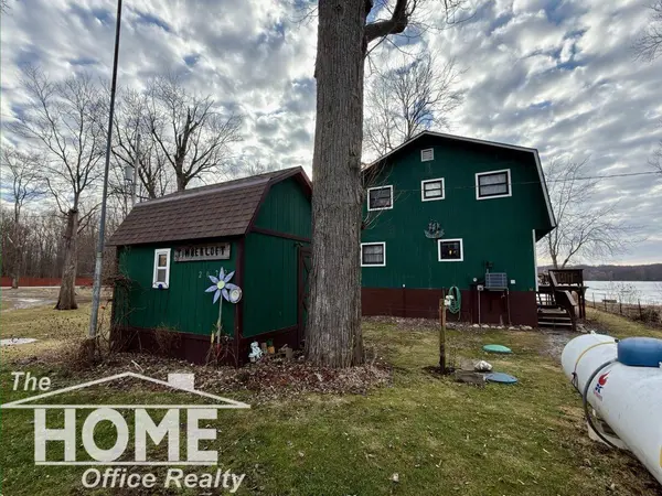 2032 Howard Point Drive, Nashville, MI 49073