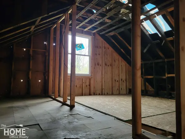 910 S Saginaw Street, Owosso, MI 48867