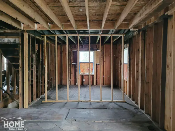 910 S Saginaw Street, Owosso, MI 48867