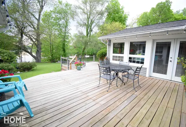 1910 Lake Court, Owosso, MI 48867