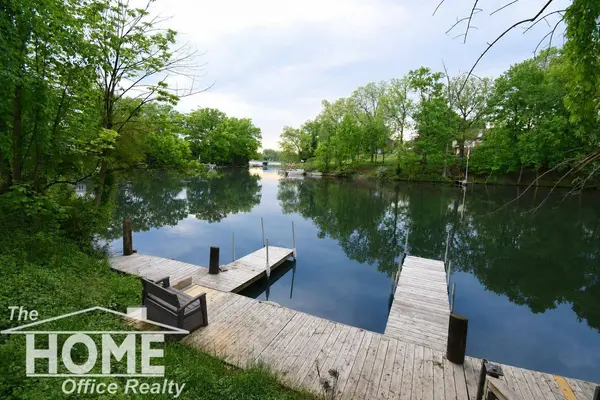 1910 Lake Court, Owosso, MI 48867