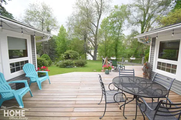 1910 Lake Court, Owosso, MI 48867