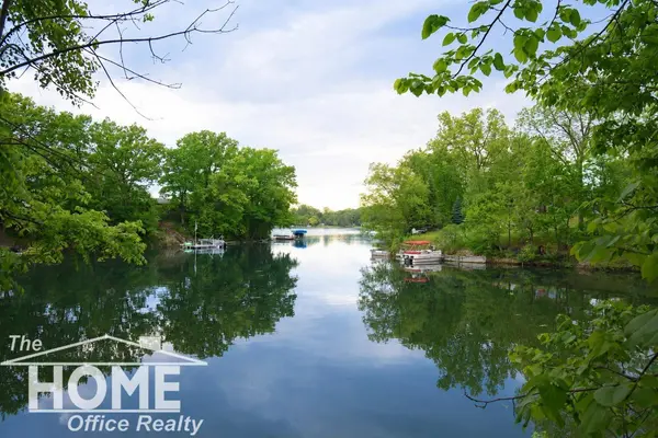 1910 Lake Court, Owosso, MI 48867