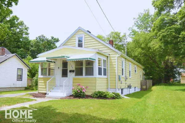 1106 Regent Street, Lansing, MI 48912