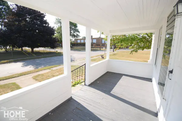 1022 S Lyon Street, Owosso, MI 48867