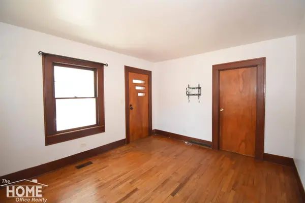 1022 S Lyon Street, Owosso, MI 48867