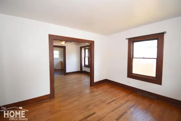 1022 S Lyon Street, Owosso, MI 48867