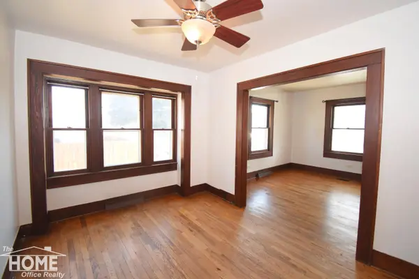 1022 S Lyon Street, Owosso, MI 48867