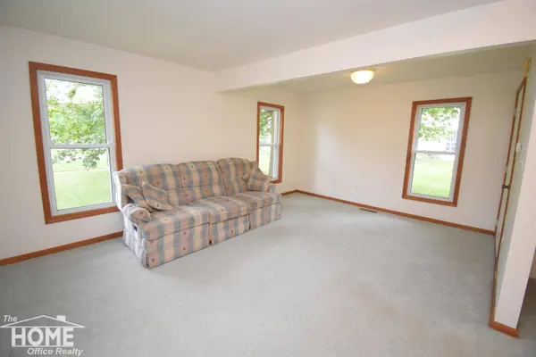231 Adelaide Street, Maple Rapids, MI 48853