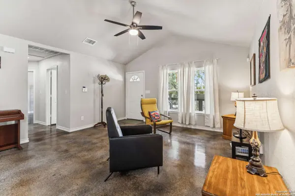 978 Covered Wagon, Spring Branch, TX 78070