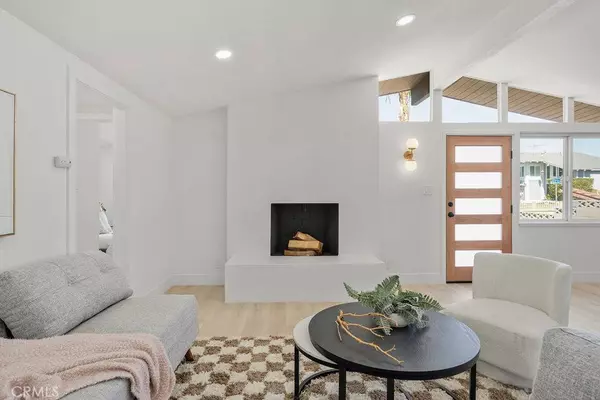 Smooth coated modern fireplace