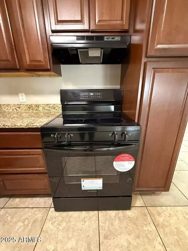 2725 W MARSHALL Avenue, Phoenix, AZ 85017