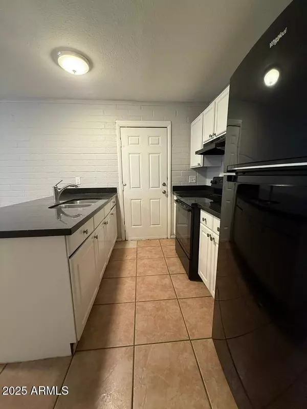 1532 W CARSON Road, Phoenix, AZ 85041