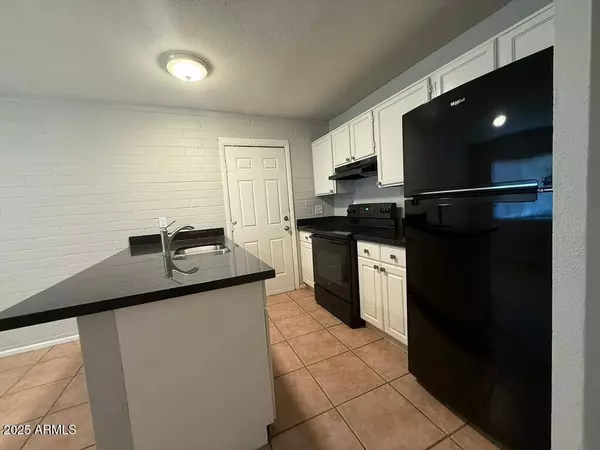 1532 W CARSON Road, Phoenix, AZ 85041