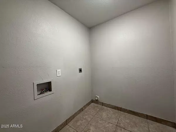 2725 W MARSHALL Avenue, Phoenix, AZ 85017