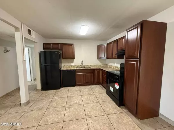 2725 W MARSHALL Avenue, Phoenix, AZ 85017