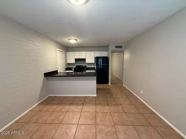 1532 W CARSON Road, Phoenix, AZ 85041