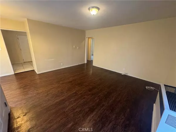 7333 Vanalden AVE, Reseda, CA 91335