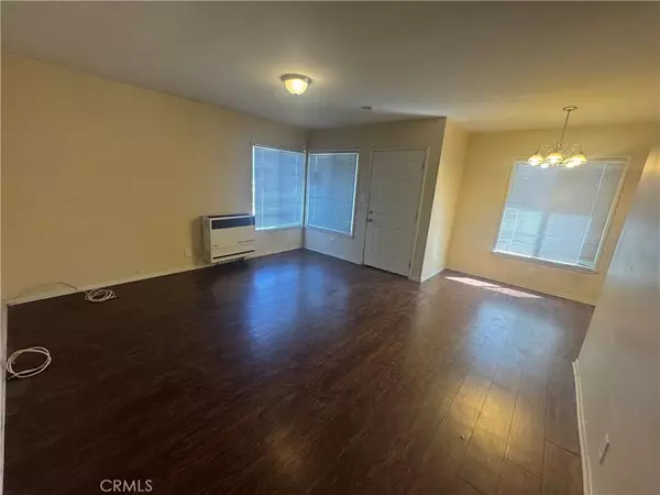 7333 Vanalden AVE, Reseda, CA 91335