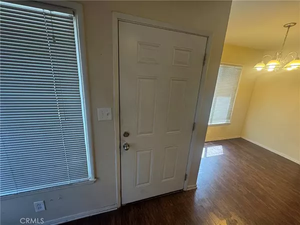 7333 Vanalden AVE, Reseda, CA 91335