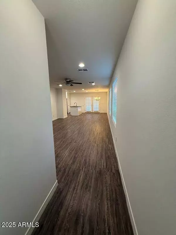 8050 W LINCOLN Street, Peoria, AZ 85345