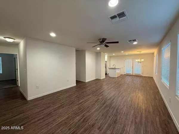 8050 W LINCOLN Street, Peoria, AZ 85345