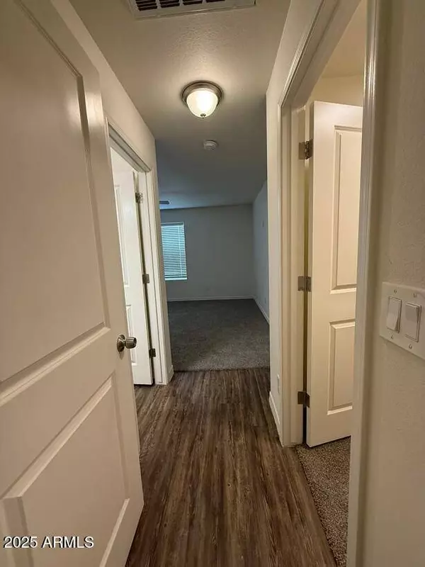 8050 W LINCOLN Street, Peoria, AZ 85345