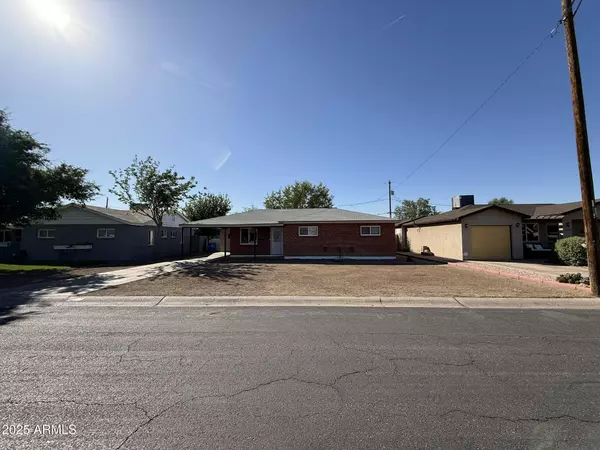 2401 W WELDON Avenue, Phoenix, AZ 85015