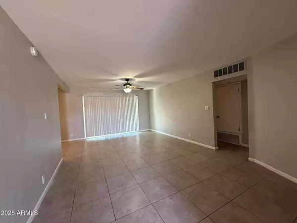 2401 W WELDON Avenue, Phoenix, AZ 85015