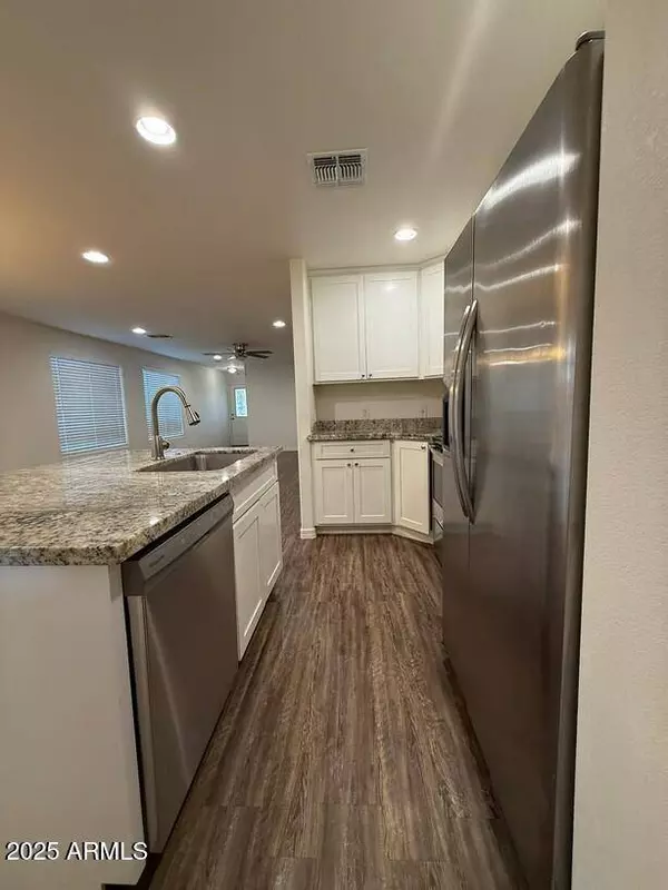 8050 W LINCOLN Street, Peoria, AZ 85345