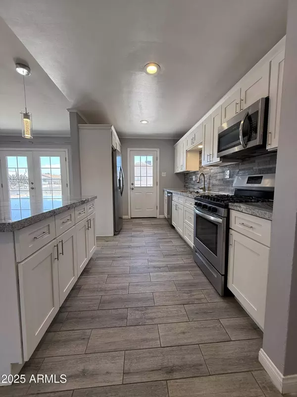 5815 N 21ST Avenue, Phoenix, AZ 85015