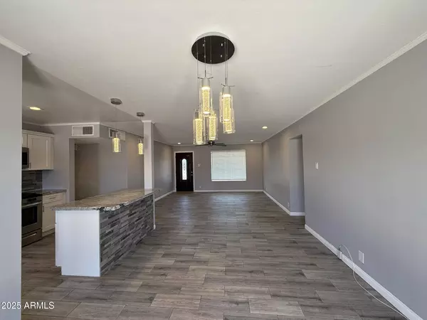 5815 N 21ST Avenue, Phoenix, AZ 85015