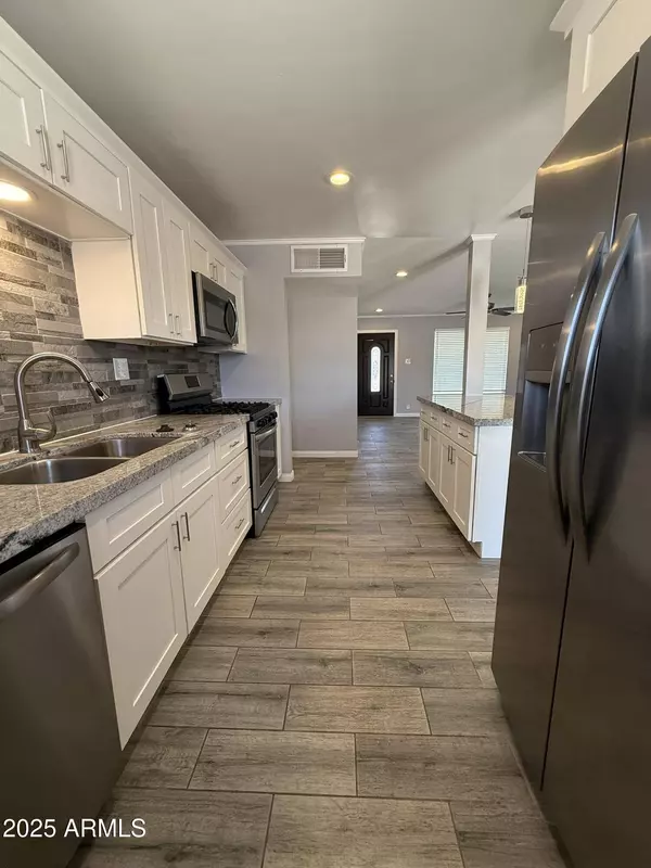 5815 N 21ST Avenue, Phoenix, AZ 85015