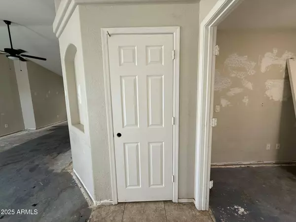 43213 W COWPATH Road, Maricopa, AZ 85138