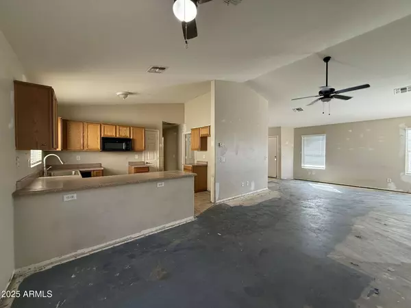 43213 W COWPATH Road, Maricopa, AZ 85138
