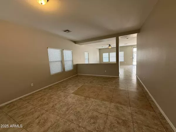 6341 W VALENCIA Drive, Laveen, AZ 85339