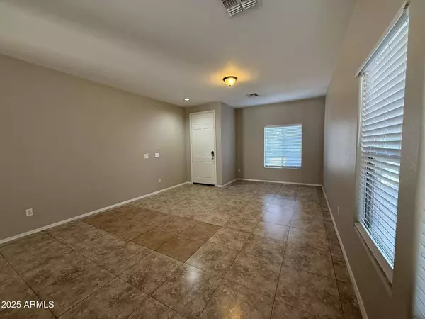 6341 W VALENCIA Drive, Laveen, AZ 85339