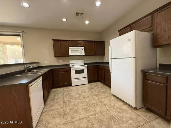 6341 W VALENCIA Drive, Laveen, AZ 85339