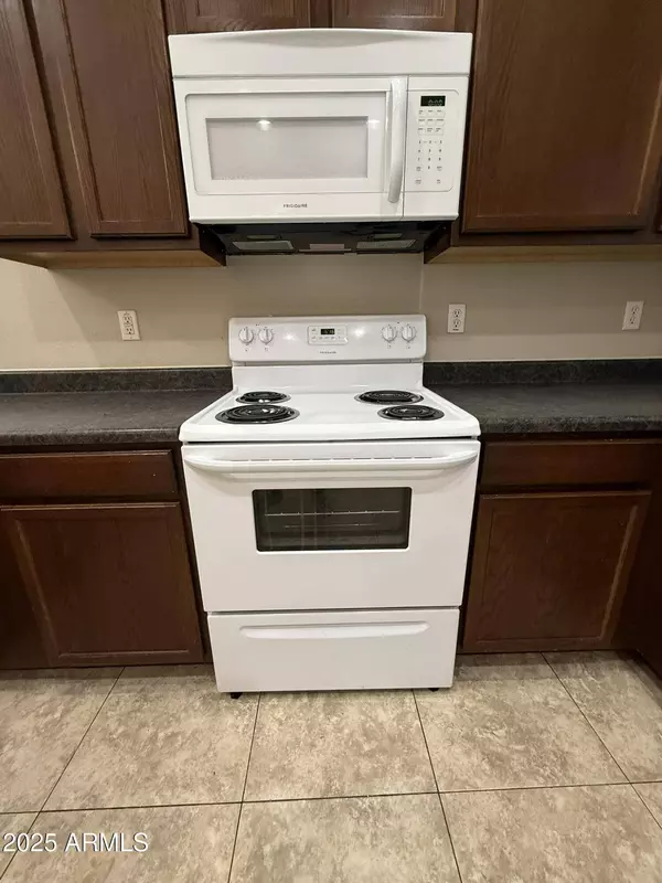 6341 W VALENCIA Drive, Laveen, AZ 85339