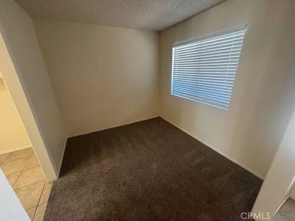 1848 Horizon LN, Lancaster, CA 93535