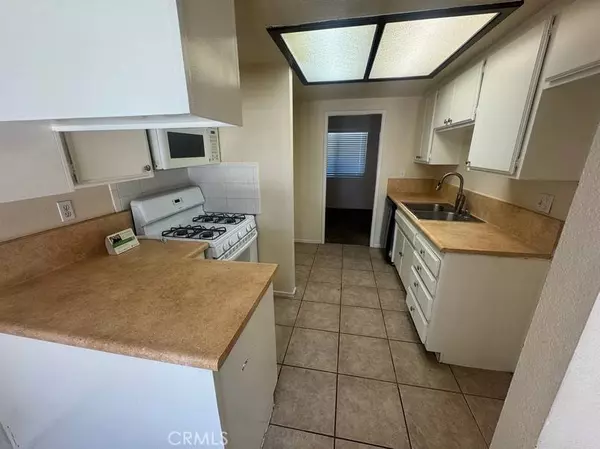 1848 Horizon LN, Lancaster, CA 93535