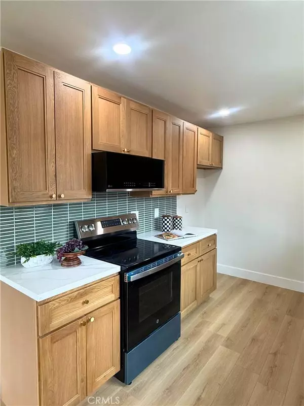 1994 11th ST, La Verne, CA 91750