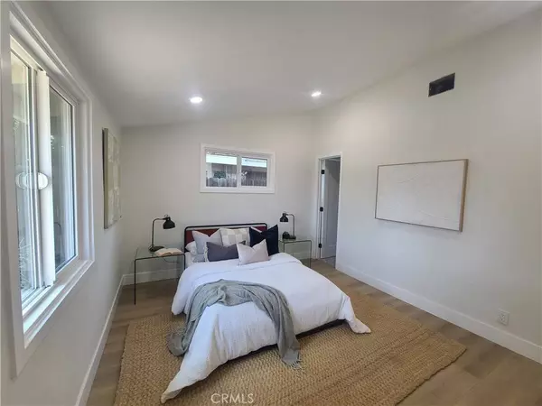 1994 11th ST, La Verne, CA 91750