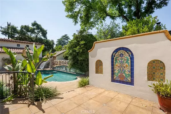 1111 N Indian Hill BLVD, Claremont, CA 91711