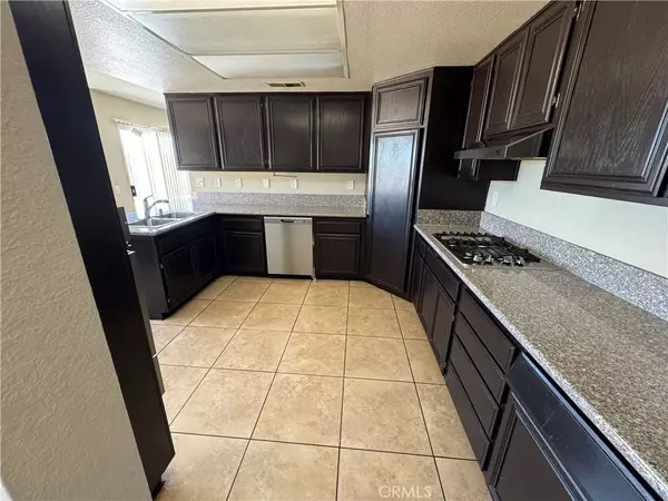 3151 Tourmaline LN, Palmdale, CA 93550