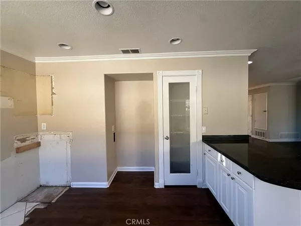 7051 Idyllwild LN, Riverside, CA 92503