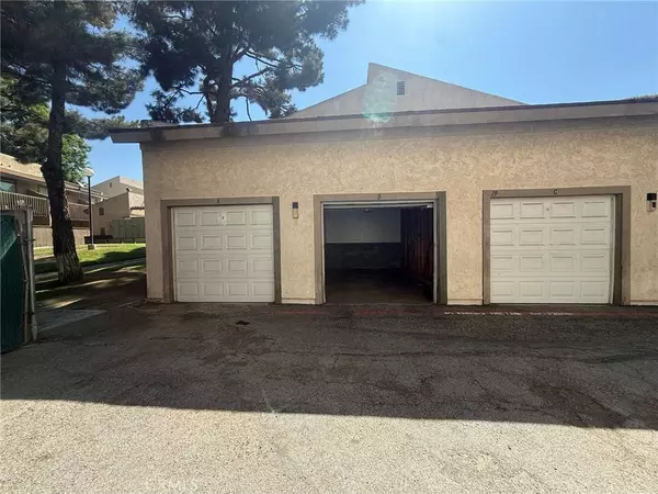 1251 S Meadow LN #174, Colton, CA 92324