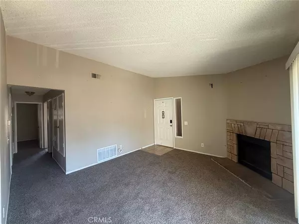 1251 S Meadow LN #174, Colton, CA 92324